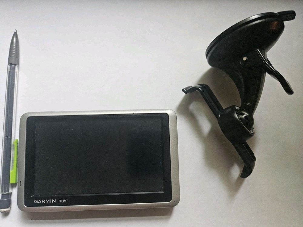 Garmin nuvi 1350 Automotive Bundle
