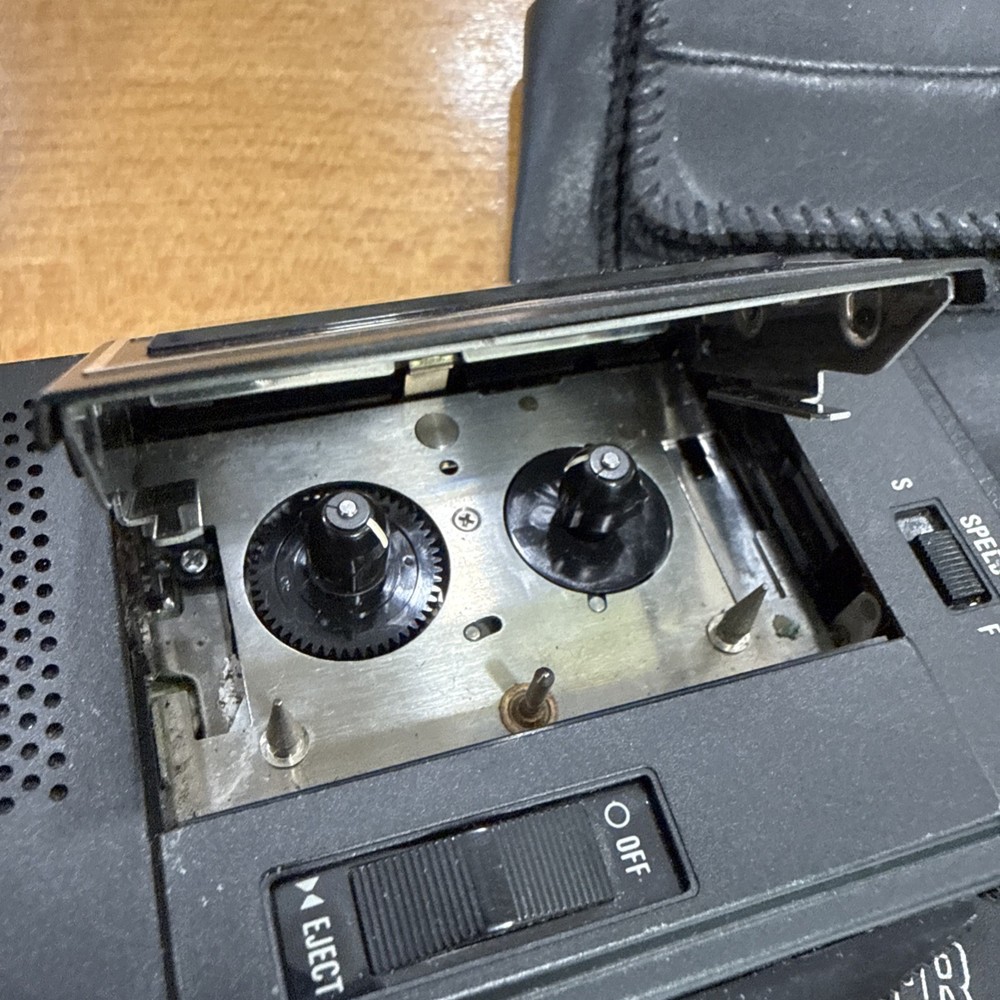 Lanier P-124 Microcassette Recorder And Leather Case - Untested