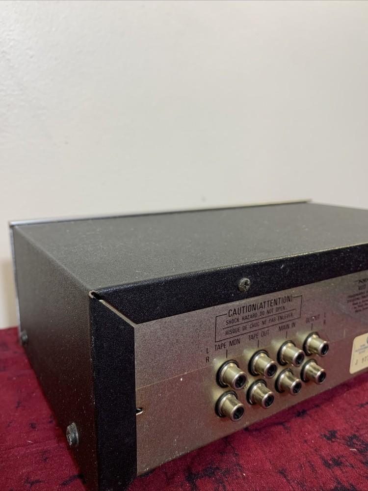 Realistic Five Band Stereo Graphic Equalizer 31-1988