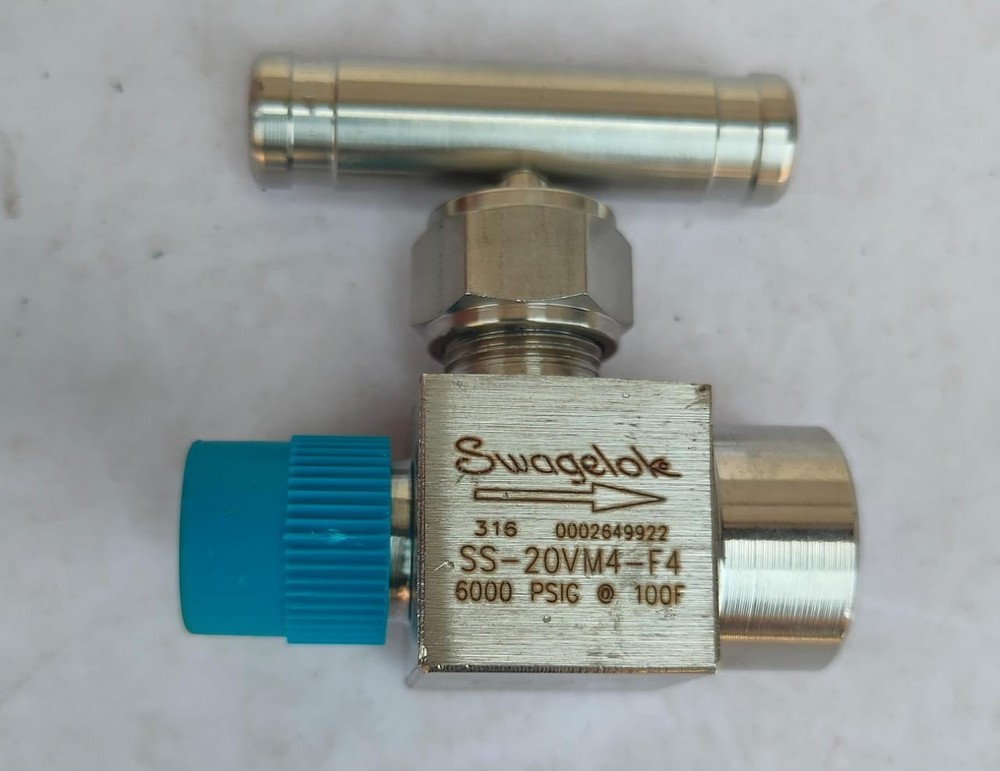 SWAGELOK NEEDLE VALVE SS-20VM4-F4