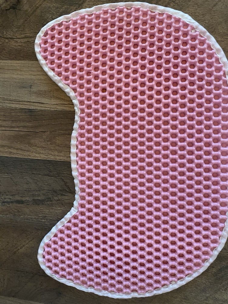 Pink White Mesh Shaped Cat Mat