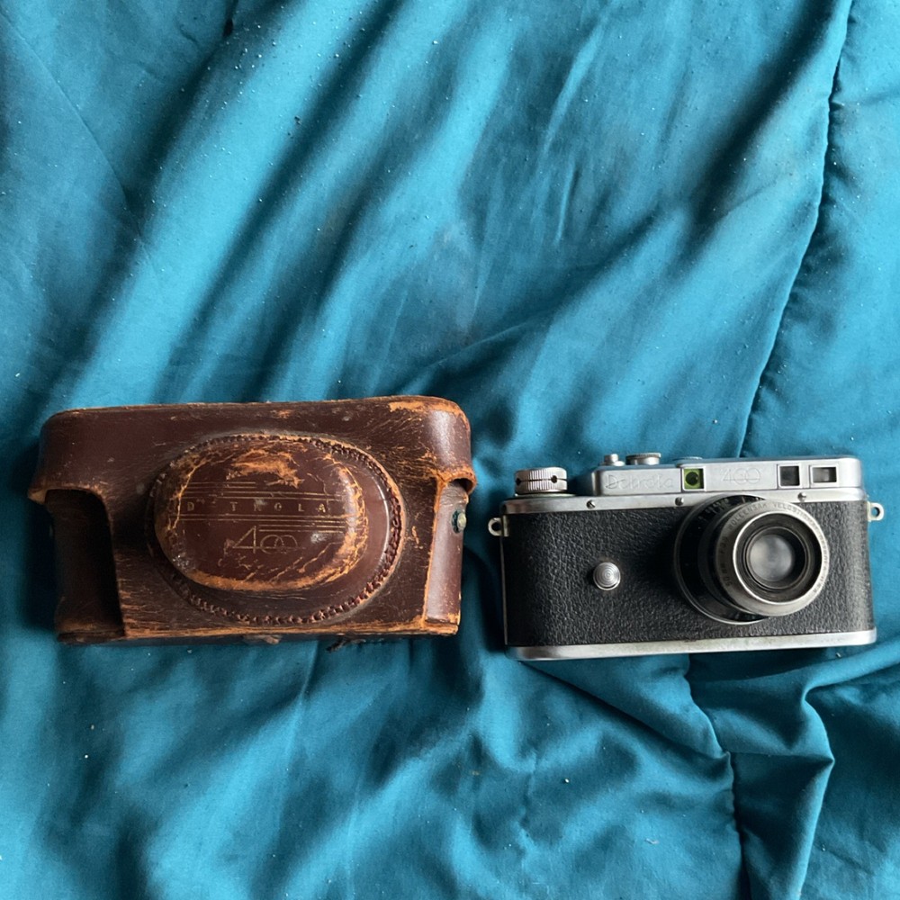 Detrola 400 Vintage Rangefinder Camera Black Silver with Leather Case