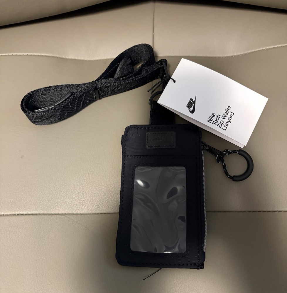 BNWT NIKE TECH STATEMENT ZIP WALLET LANYARD BLACK CARD HOLDER