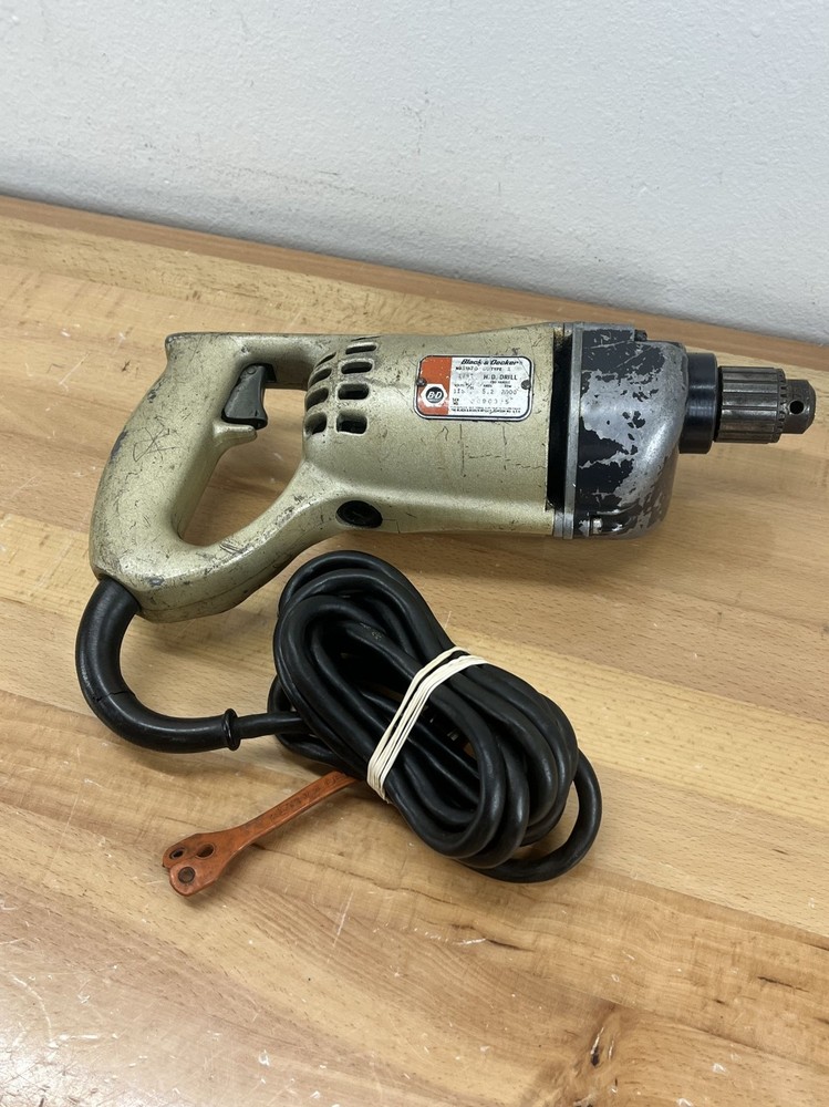 BLACK & DECKER HEAVY DUTY DRILL 1070-60