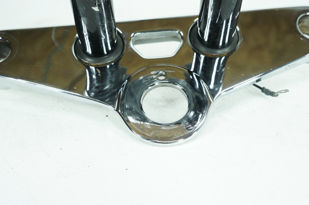 2007 Harley Softail FXSTC Custom OEM Front Fork Upper Triple Tree Clamps Risers