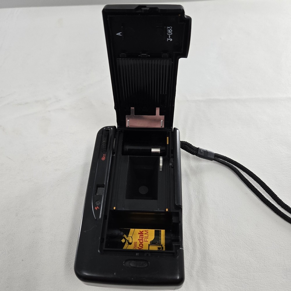 Kodak Star 275 Electronic Flash 35mm Camera Black Untested