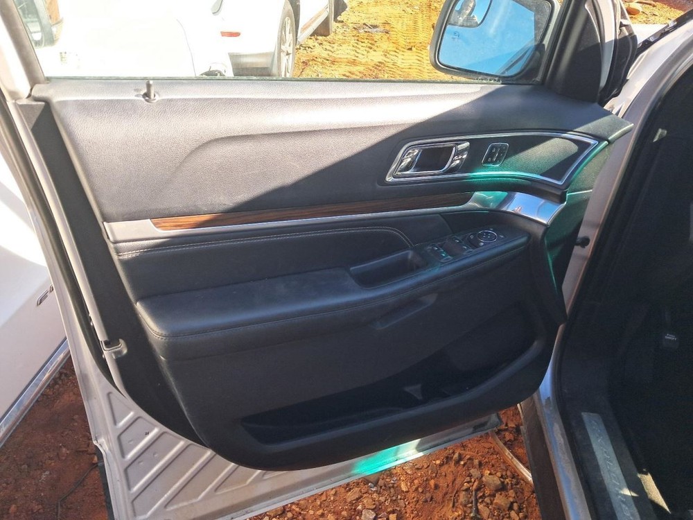 Fuse Box Engine Fits 17 EXPLORER 4838806
