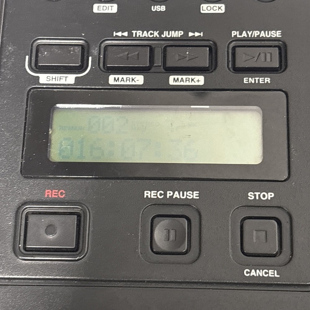 Marantz Professional PMD660 Solid-State Digital Audio Recorder With Powercord