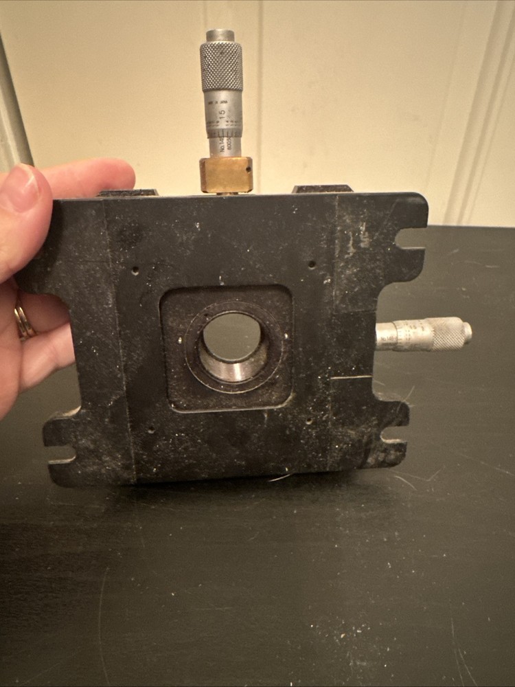 Thorlabs XYR1 Translation Stage With Rotating Mounting Platform