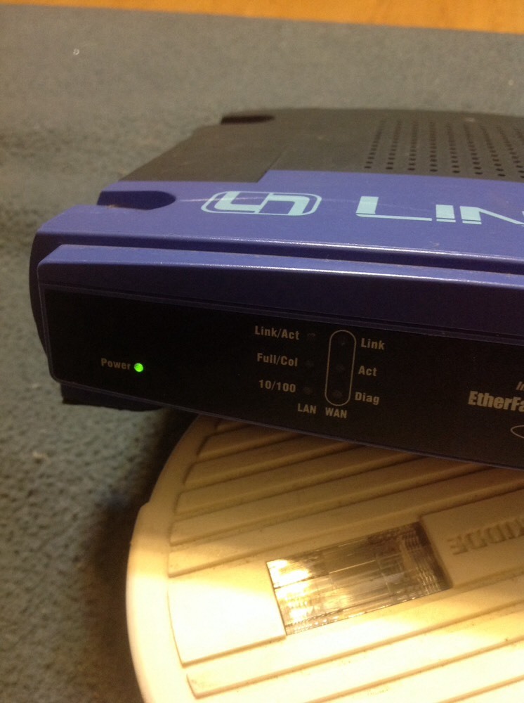 Linksys EtherFast BEFSR11 WAN/LAN Cable/DSL Broadband Wired Router