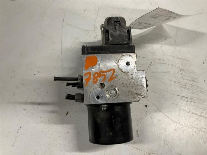 2010-2011 Dodge Ram 2500 ABS Brake Pump Control Module OEM Working Assembly