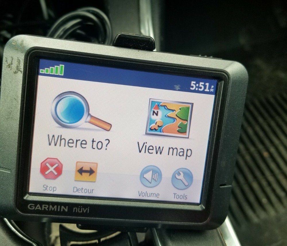 Garmin nüvi 205W bundle.