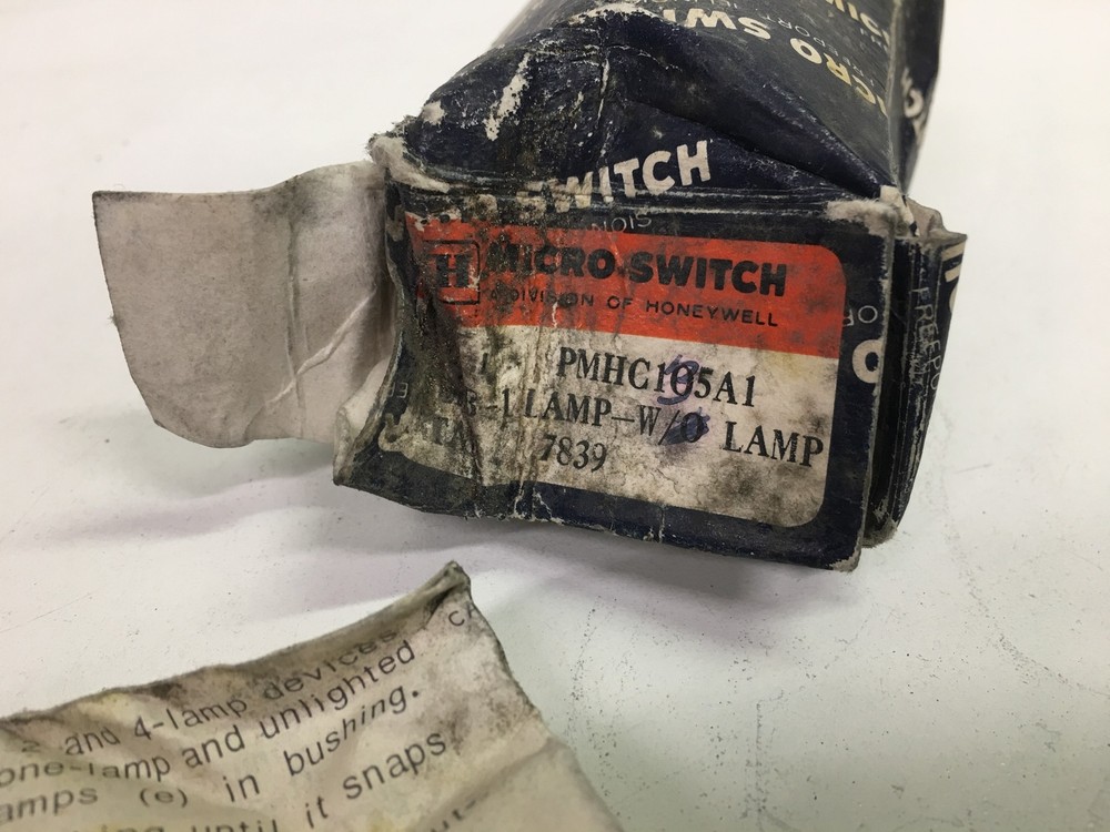 HoneyWell Push-Button Micro Switch PMHC135A1 7839