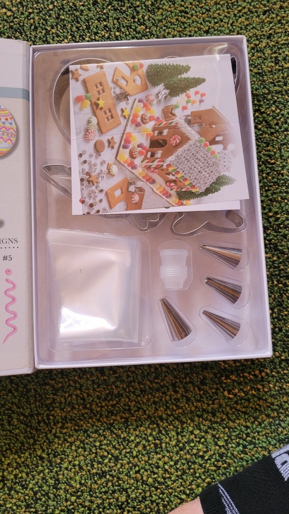 Chicago Metallic Easter Cookie Set 19-Piece NEW