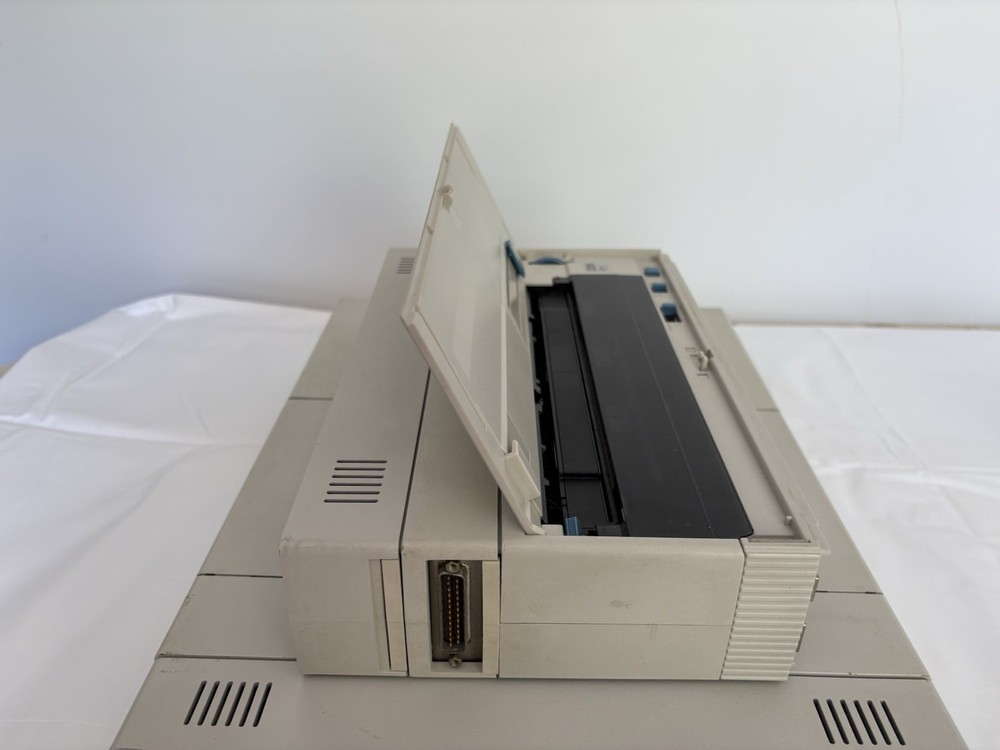 IBM PC 5140 Convertible BUNDLE - Vintage Portable Computer. Powers Up!