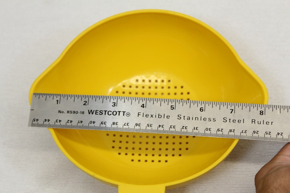 Vintage Tupperware Small Bright Yellow Colander Strainer 1 quart 1200 CLEAN! euc