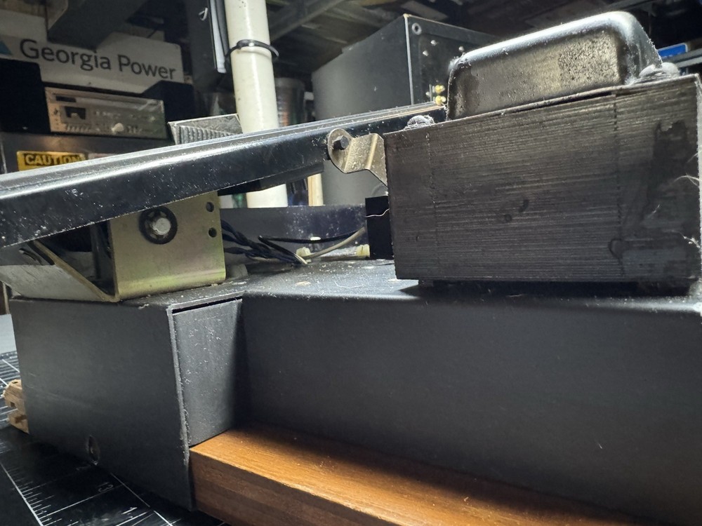 lowery solid state amplifier With Petal