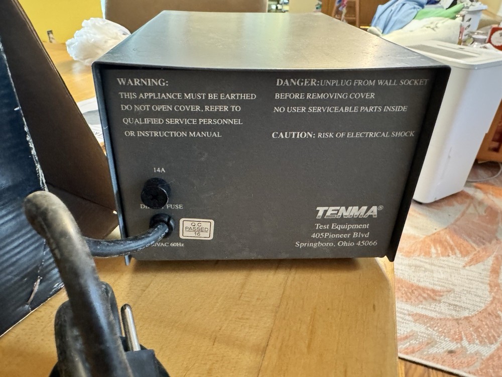 B & K Precision Solid State Model E 200D RF Signal Generator E-200D Powers On