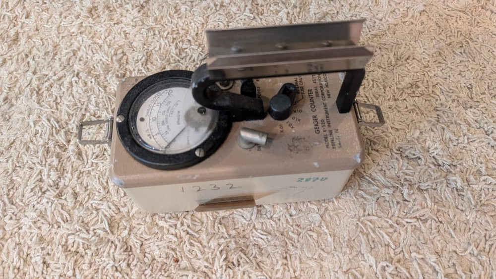 Eberline E-520 GM Survey Meter Tested and Working Guaranteed