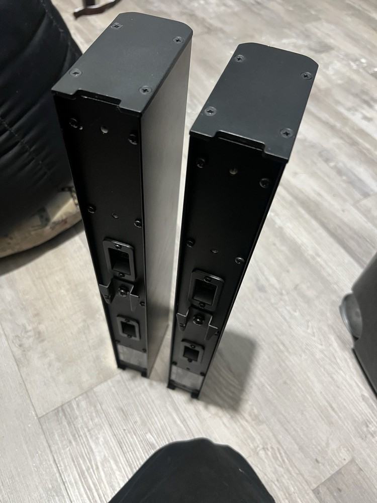 Yamaha VXL1B-8 8-Driver Column Line Array Speaker
