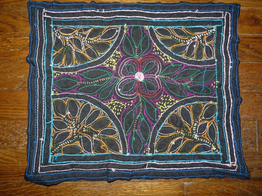 SHIPIBO PERU AMAZON INDIAN SMALL EMBROIDERED CLOTH #2