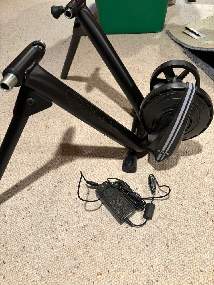SARIS M2 smart trainer cycling