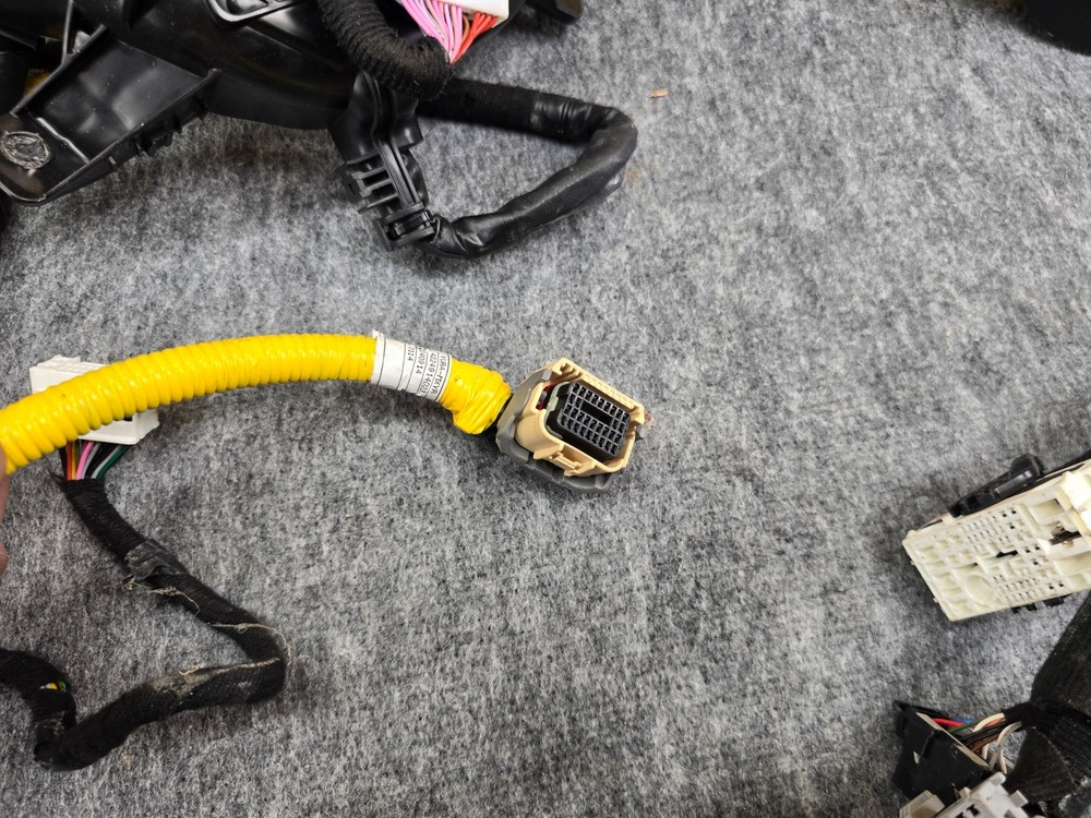 HYUNDAI TUCSON 2025 DASHBOARD INSTRUMENT PANEL HARNESS WIRE MAIN WIRING DASH OEM