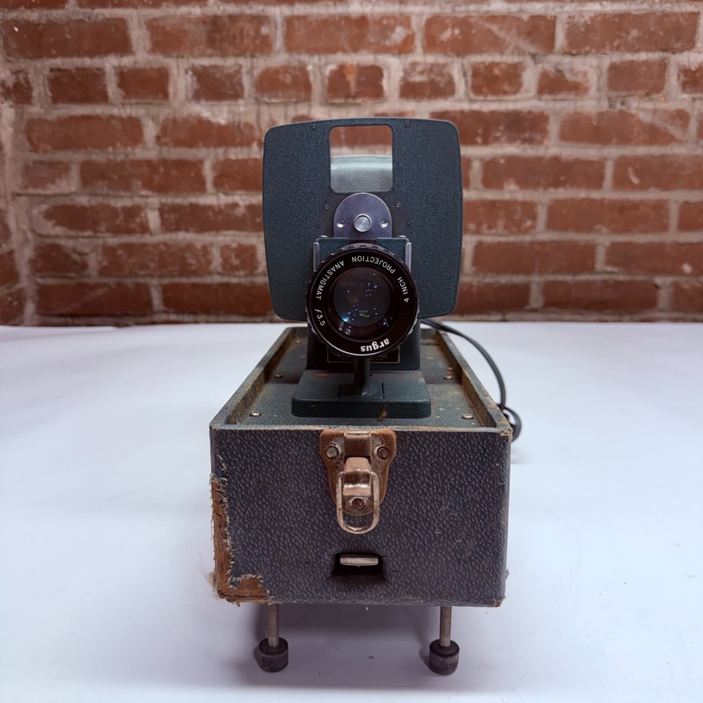 Vintage Argus 300 manual Slide Projector with Case (TESTED)