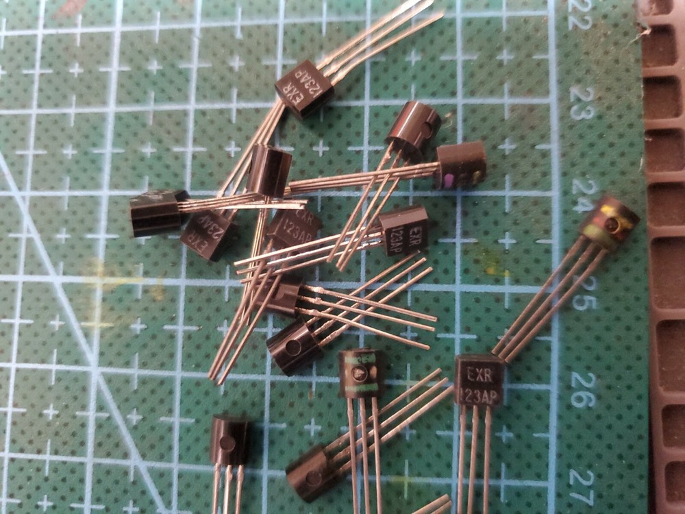 (10 pcs) EXR 123ap Bjt Transistors