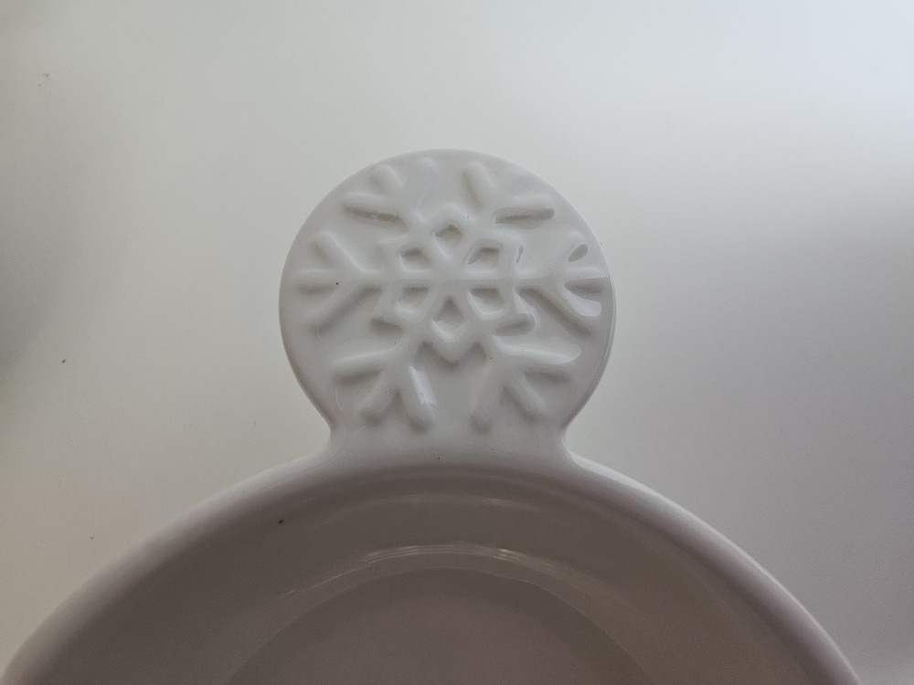 Hallmark Snowflake Nesting Ceramic Measuring Cups Set Of 3