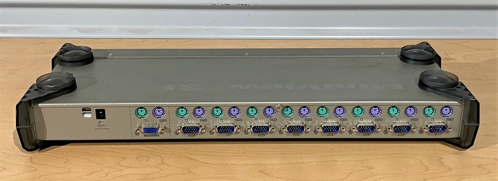 IOGEAR MiniView SE KVM Switch GCS 138