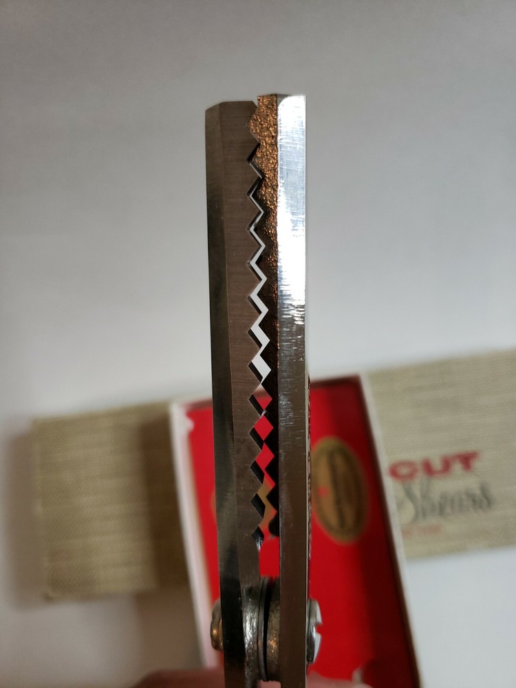 Vintage Kleencut Pinking Shears W/ Box aligator cut scissors