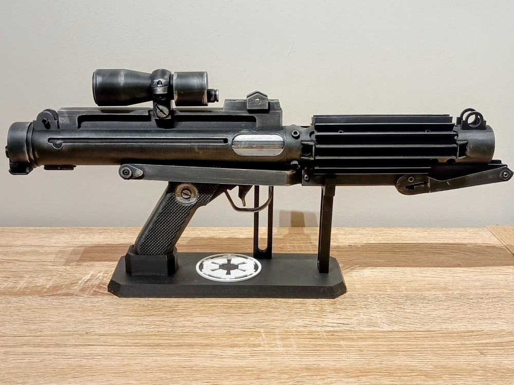 Star Wars ROTJ E-11 Blaster Prop Replica – Weathered with Display Stand