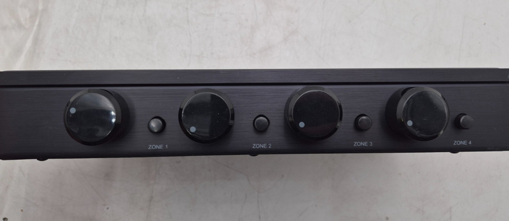 Monoprice SSVC-4.1 Single Input 4-Channel Speaker Selector With Volume Control