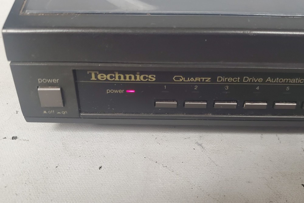 Vintage Technics SL-J33 Quartz Direct Drive Linear Tracking Automatic Turntable