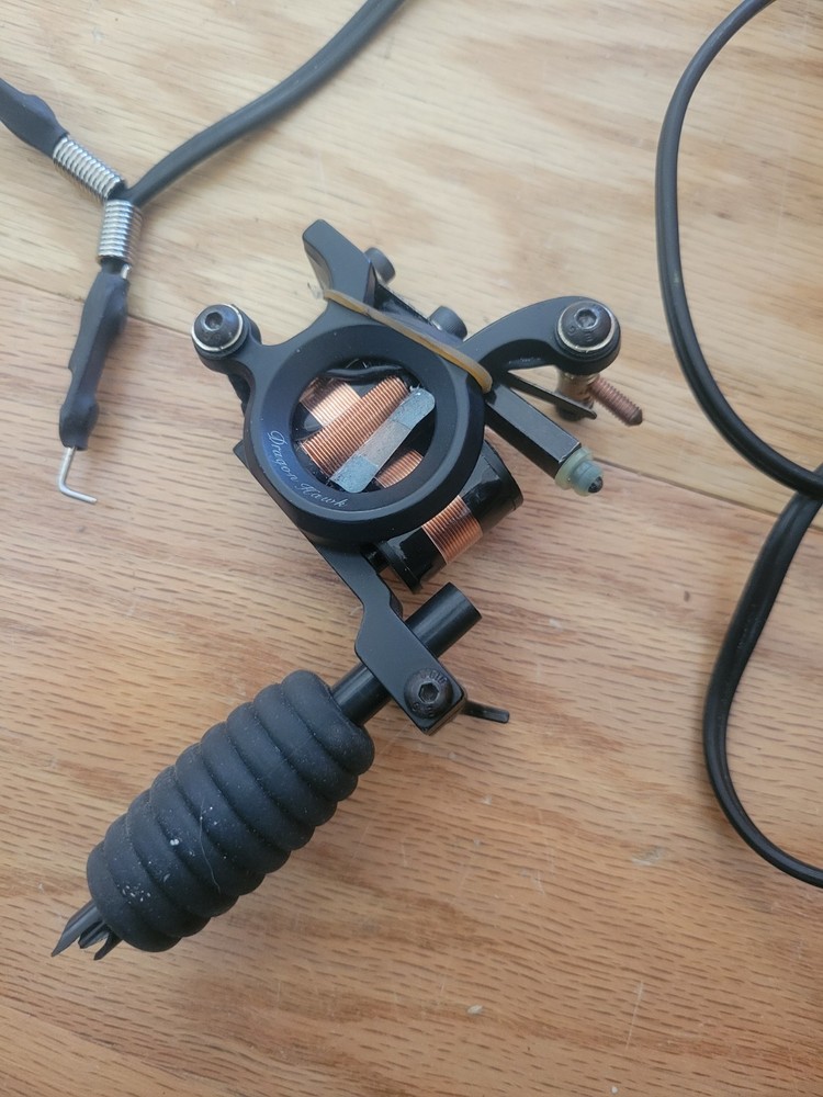 For Parts, Condition Unknown Dragonhawk Coil Tattoo Machine Black