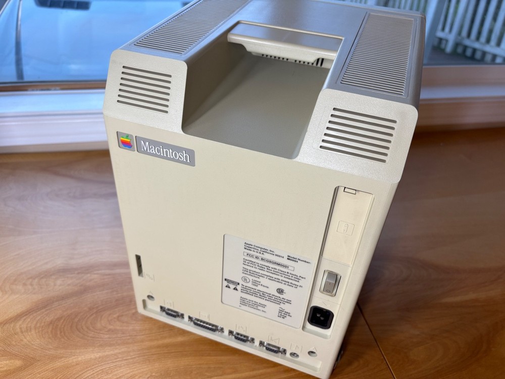 Macintosh 1984 128k computer - Recapped & Restored - Apple Mac M0001