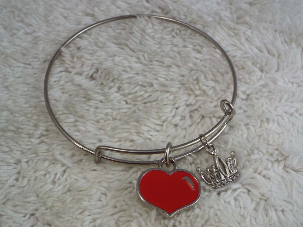 Red Heart Charm Silvertone Expandable Bangle Bracelet (B16)