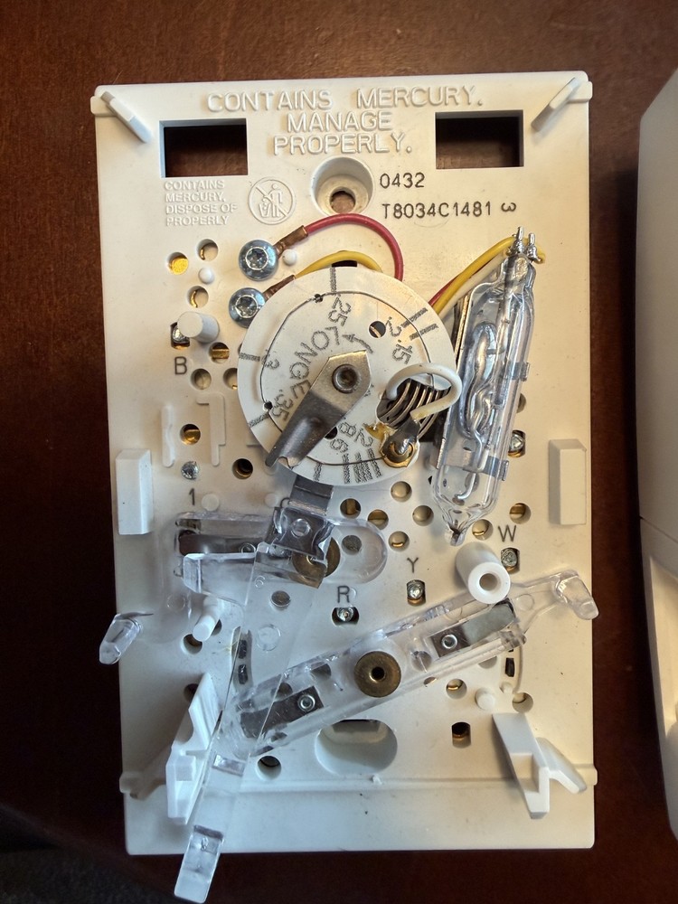 Honeywell heat/cool wall thermostat - non programable