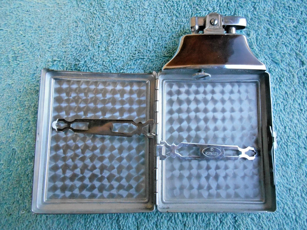 Vintage RONSON MASTERCASE CIGARETTE CASE & LIGHTER ENGRAVED L.A.L. WORKING!