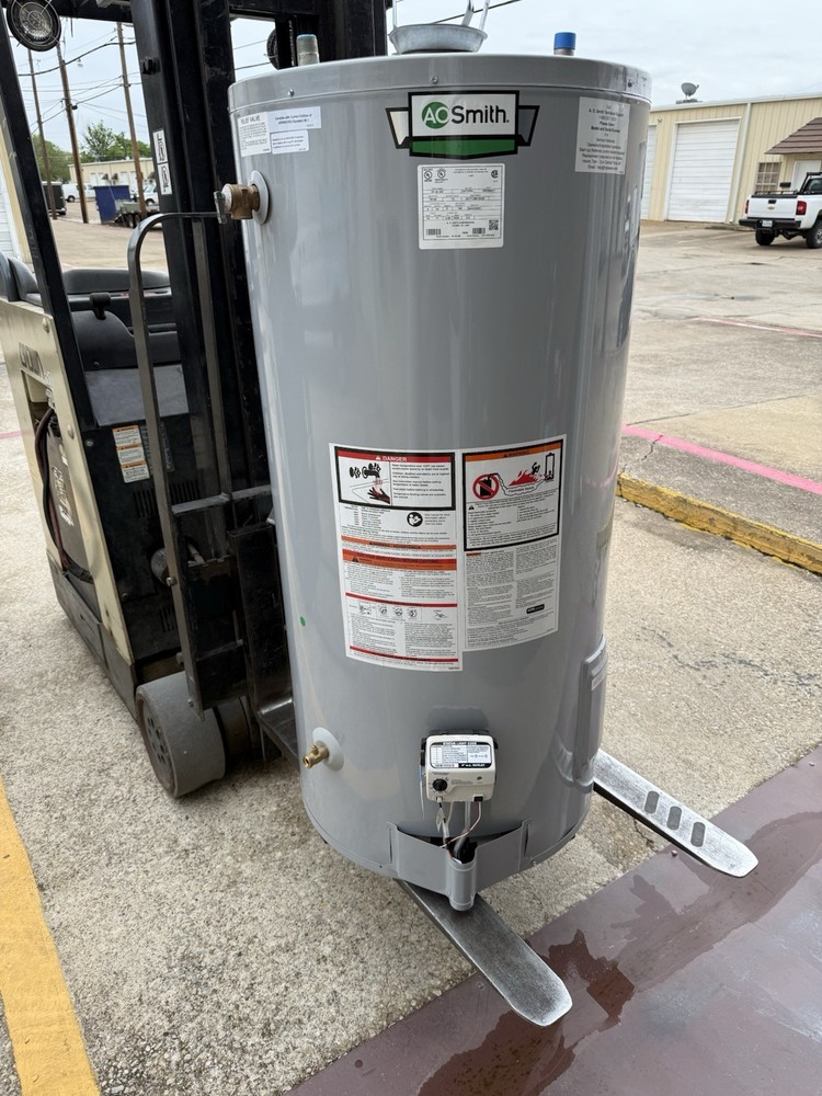 A.O. Smith 74 Gallon BT - 80 400 75,100 BTU commercial GAS HEATER- New open box