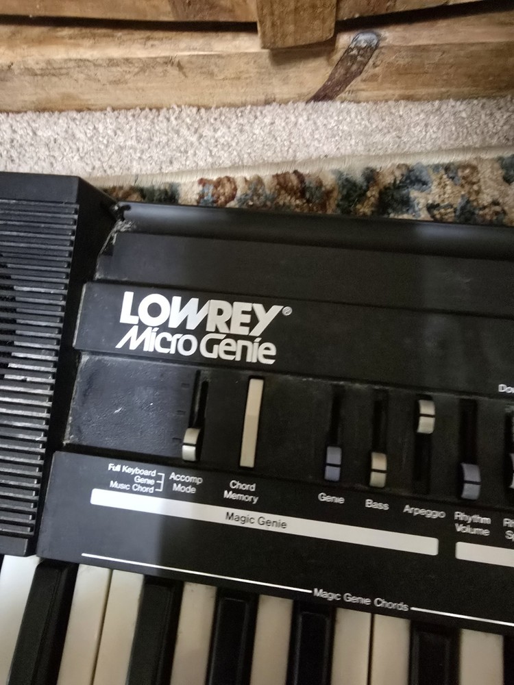 Lowrey Micro Genie V -60 Keyboard READ