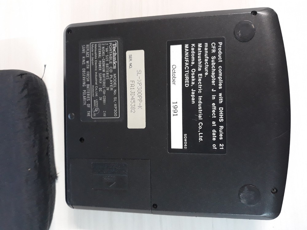 Technics SL-XP300 CD Player Discman CD Walkman not working Black