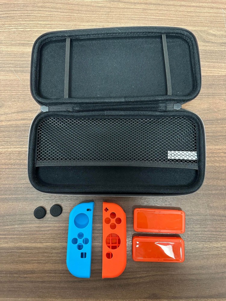 Accessory Kit With Nylon Hard Shell Carrying Case For Original Nintendo 9E