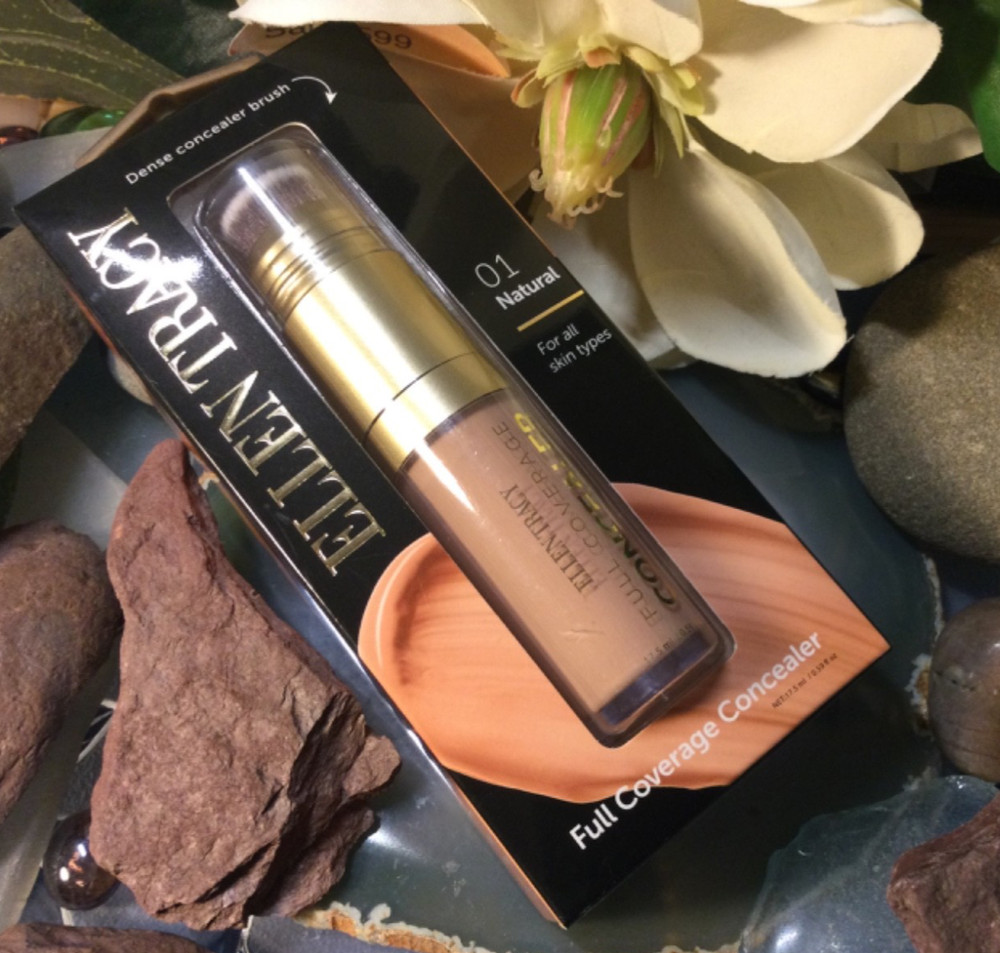 Ellen Tracy Full Coverage Concealer 01 Natural For All Skin Types W/ Dense Brush