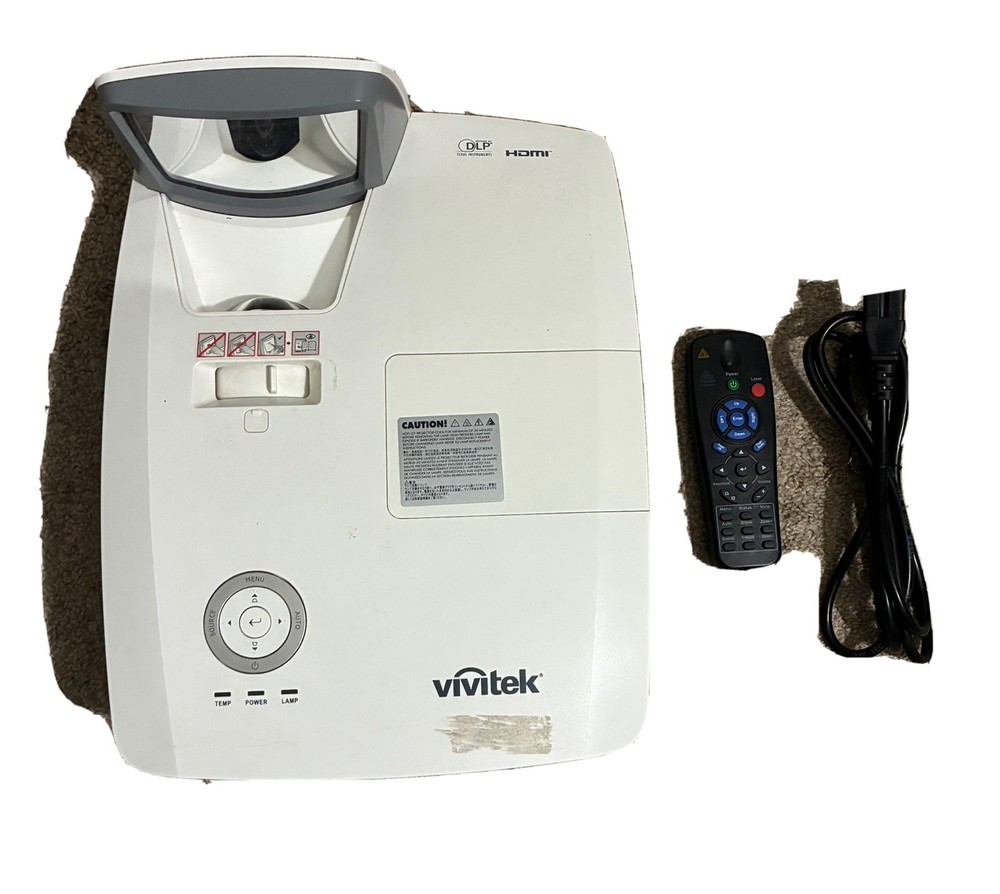 Vivitek UST Projector