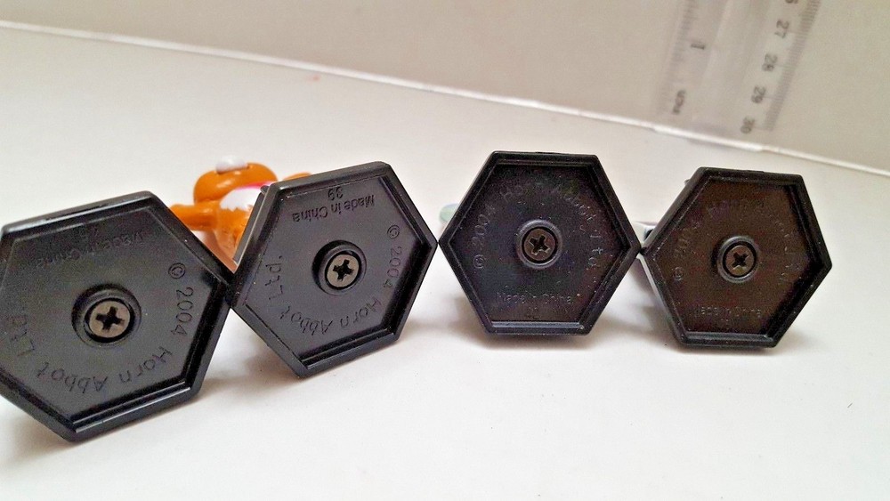 Trivial Pursuit Game Part Replacement Piece Token Pawn Movers