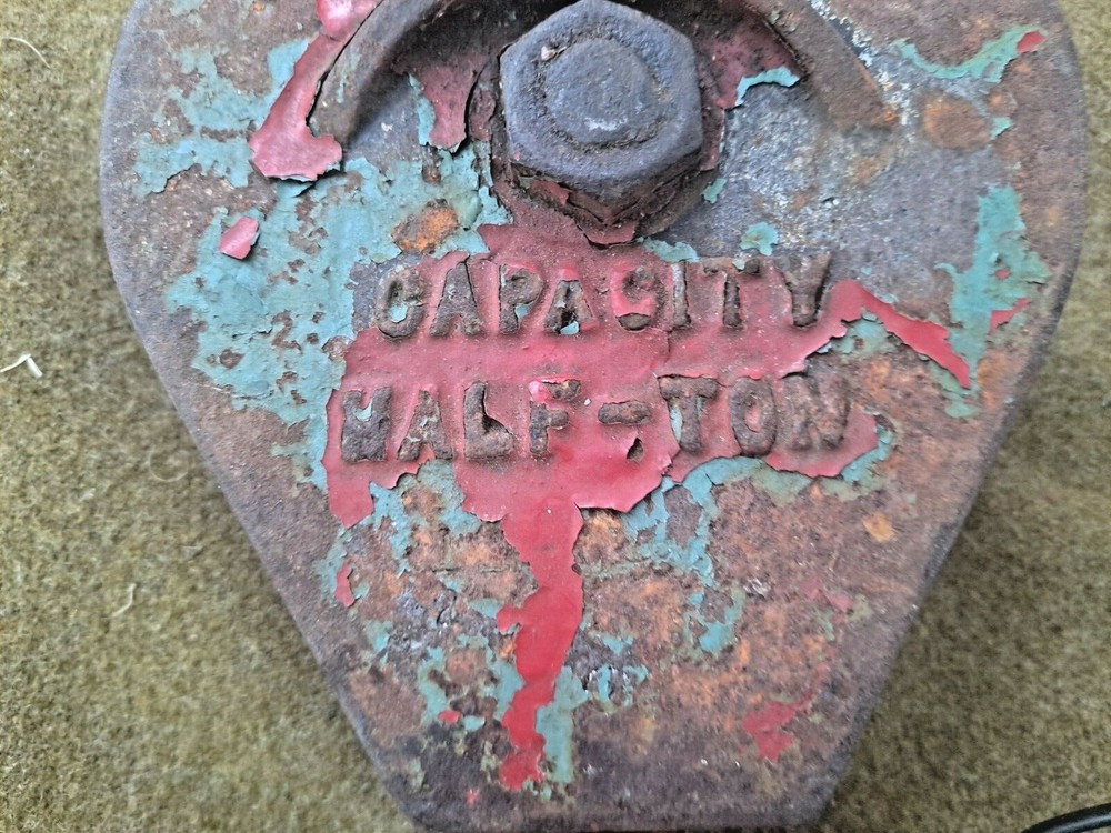 1/2 Ton Snatch Block 4" Pulley Hook.