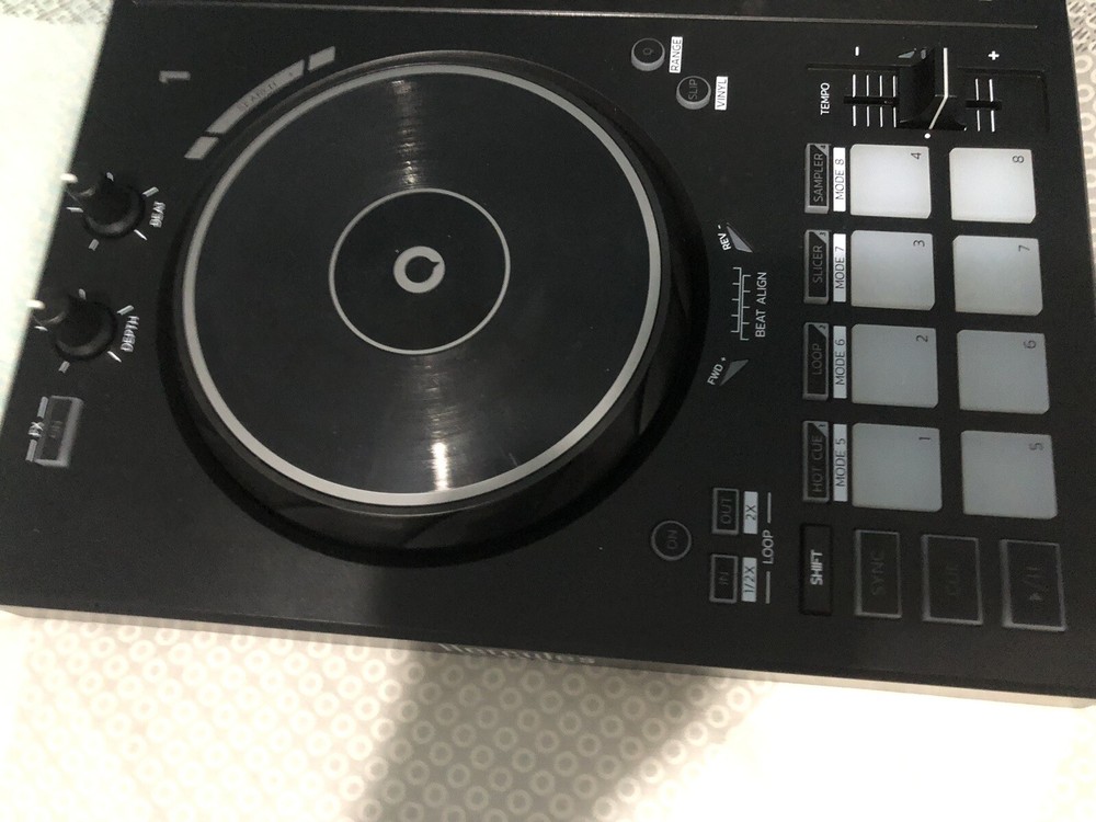 Hercules DJ DJControl Inpulse 300 MK2 Black With Case