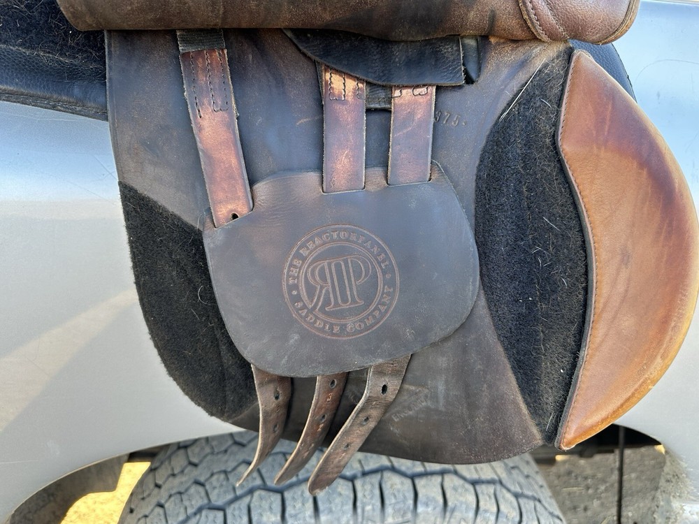 Reactor Panel Foxhunter Saddle 13.25” Tree/17” Seat